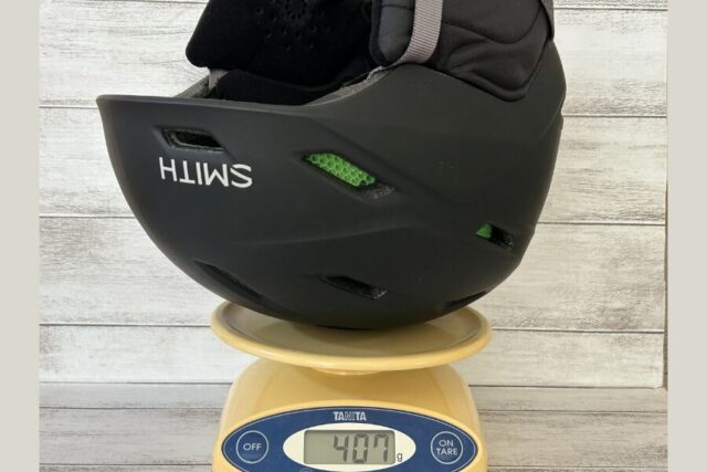 スノボ用ヘルメットSmithの重さ