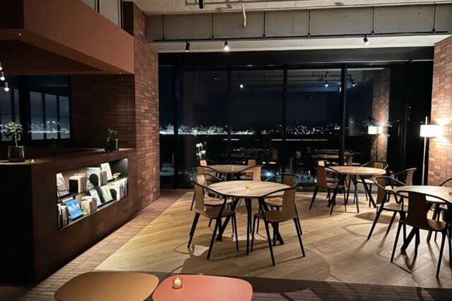 星野リゾートBEB5門司港/ラウンジ夜